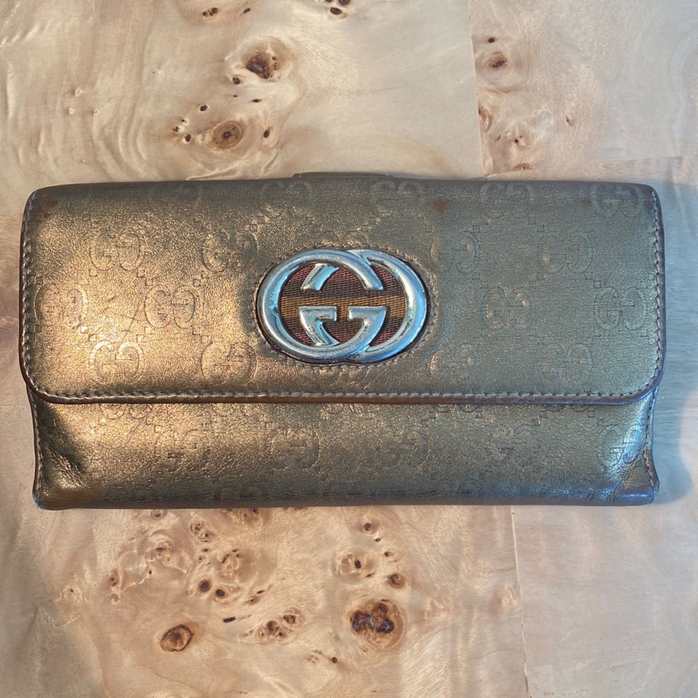 Authentic preowned gucci wallet
